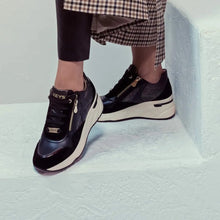 Carica l'immagine nel visualizzatore di Gallery, KEYS SNEAKER PELLE NERO