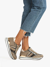 Carica l'immagine nel visualizzatore di Gallery, KEYS SNEAKER PELLE TORTORA