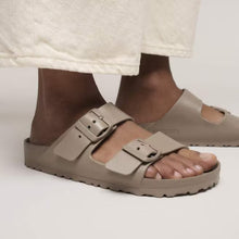 Cargar imagen en el visor de la galería, BIRKENSTOCK ARIZONA EVA NIEBLA MORADO