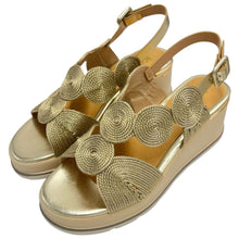 Carica l&#39;immagine nel visualizzatore di Gallery, KEYS DONNA SANDALO BEIGE