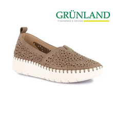 Carica l'immagine nel visualizzatore di Gallery, Grunland Slip On Donna Camoscio Taupe