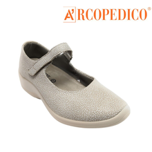 Carica l'immagine nel visualizzatore di Gallery, Arcopedico Estrela Ballerina Donna Pelle Beige Cinturino Plantare Estraibile