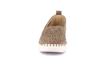 Carica l'immagine nel visualizzatore di Gallery, Grunland Slip On Donna Camoscio Taupe
