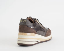 Load image into Gallery viewer, KEYS BLACK LEATHER SNEAKER