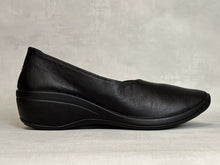 Load image into Gallery viewer, ARCOPEDICO SLIP-ON BRONZE